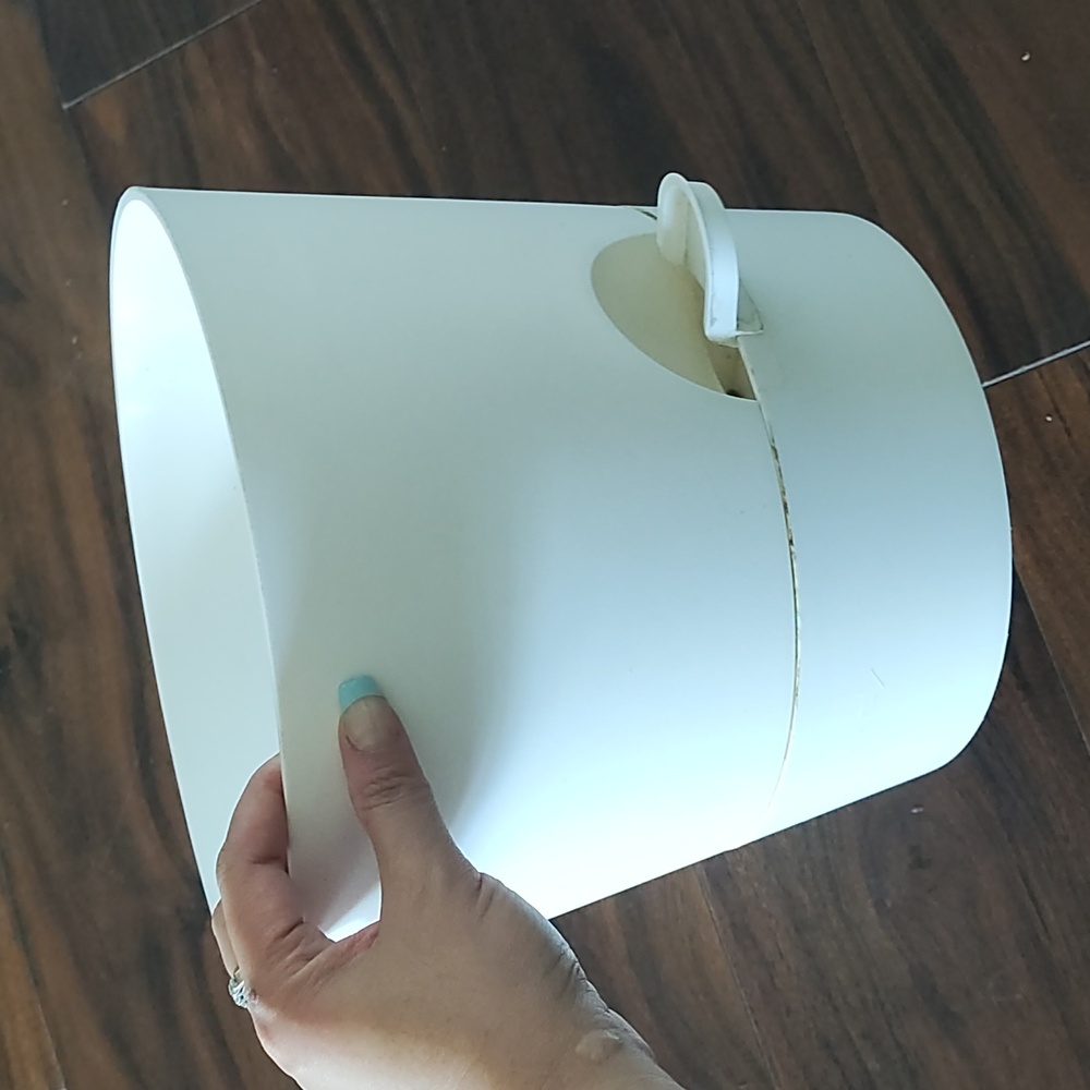 COPY - Water conserving self watering planter pot 🌱